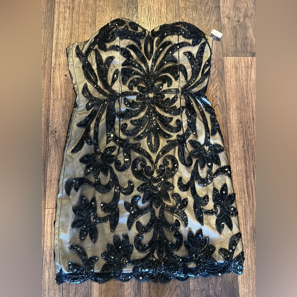 Gold and black homecoming/prom dress